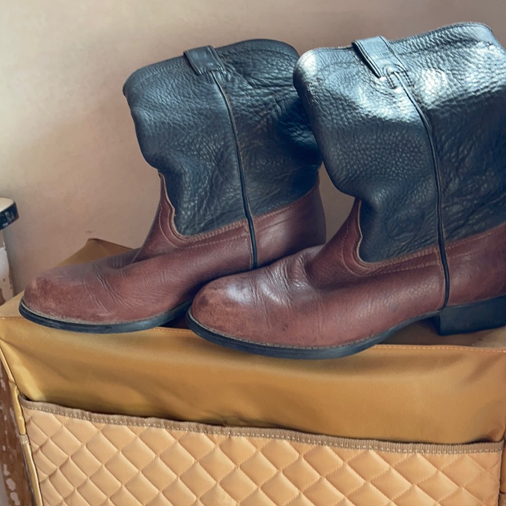 ARIAT Boots for the *actual* Cowgirl